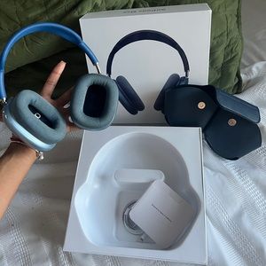 NEW Apple Airpod Max Sky Blue